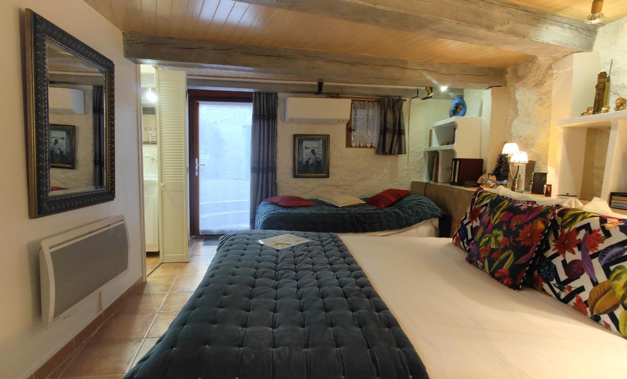 튀르 Mas Peu Del Causse B&B 객실 사진